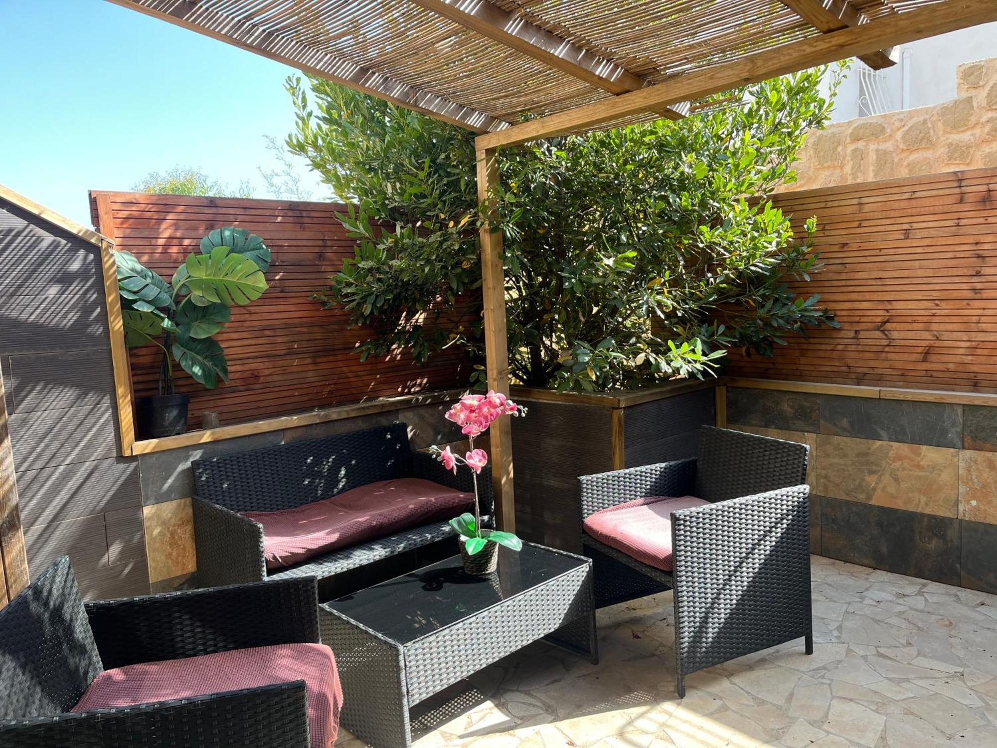 Reves De Vie Studio Avec Terrasse Le Figuerolles กาซีส์ ภายนอก รูปภาพ